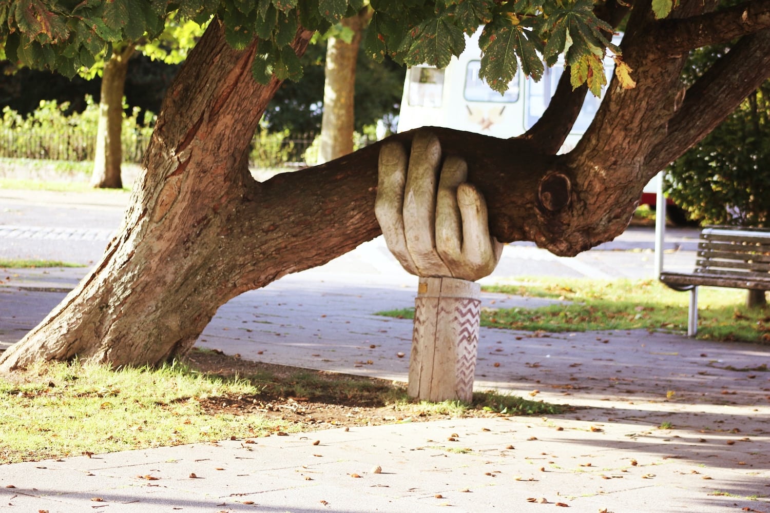 neil-thomas-SIU1Glk6v5k-unsplash How online counselling for children and young people works